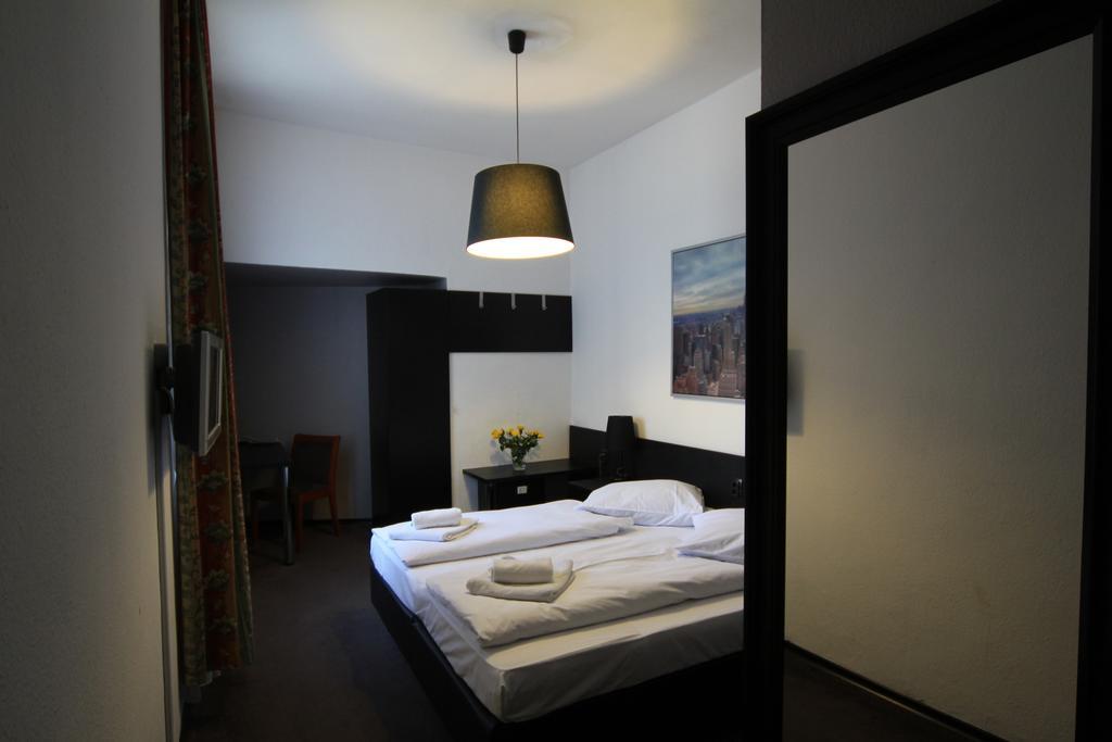Carlton Hotel Frankfurt am Main ภายนอก รูปภาพ
