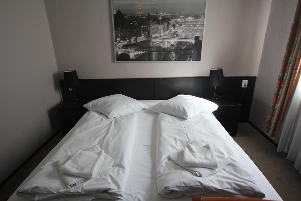 Carlton Hotel Frankfurt am Main ภายนอก รูปภาพ
