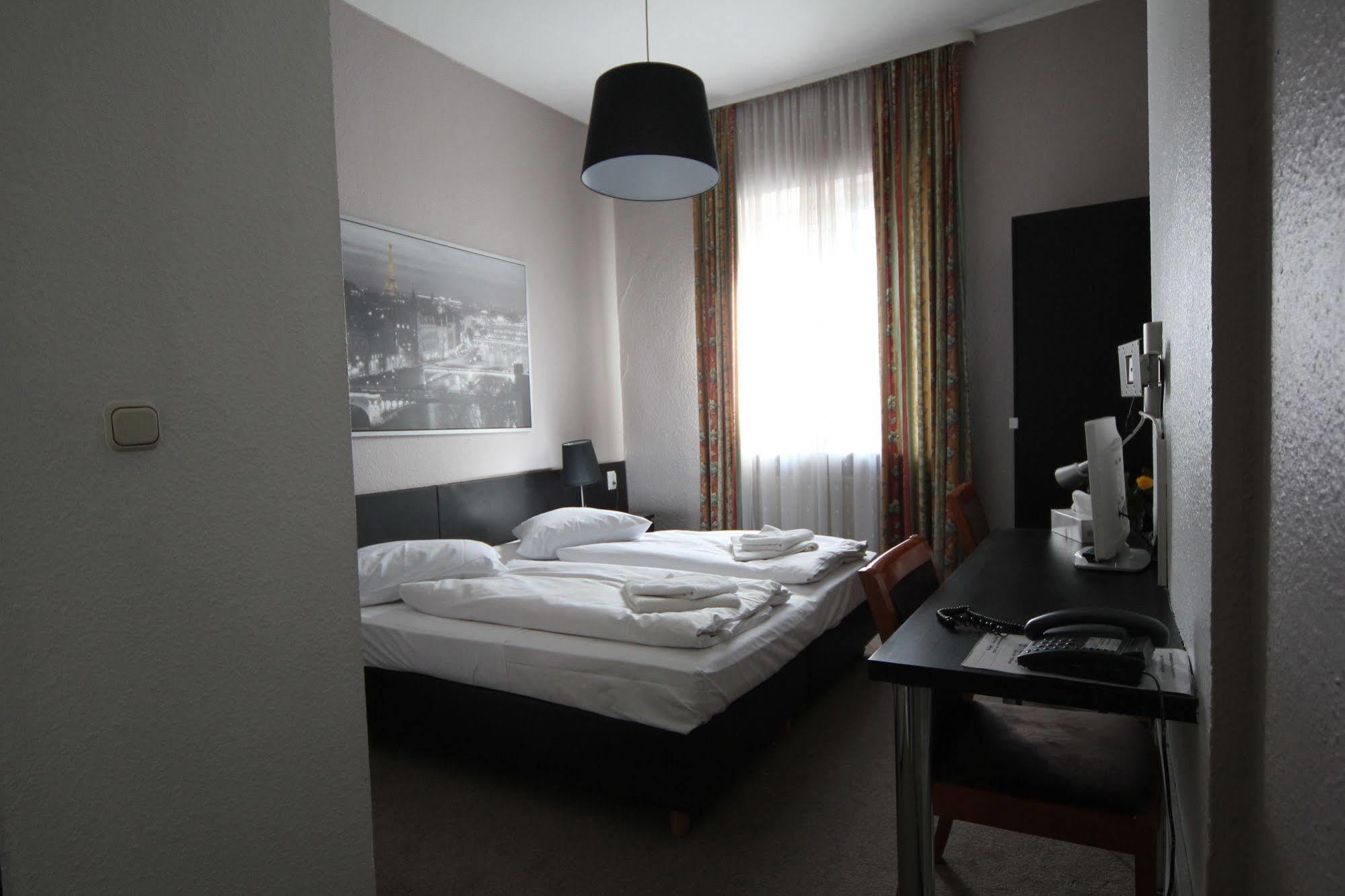 Carlton Hotel Frankfurt am Main ภายนอก รูปภาพ