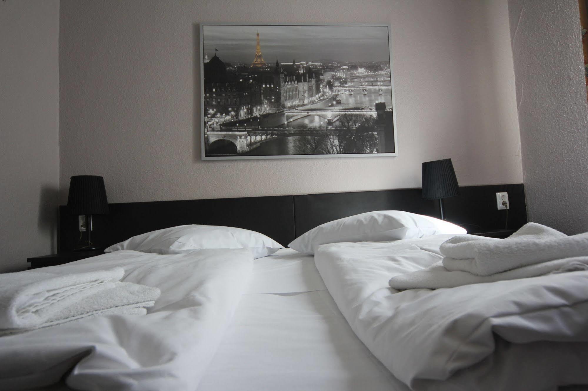 Carlton Hotel Frankfurt am Main ภายนอก รูปภาพ