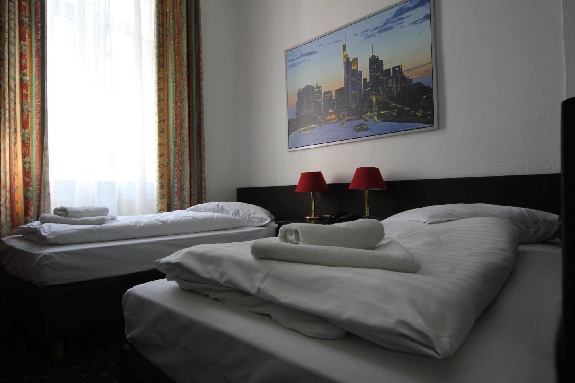Carlton Hotel Frankfurt am Main ภายนอก รูปภาพ