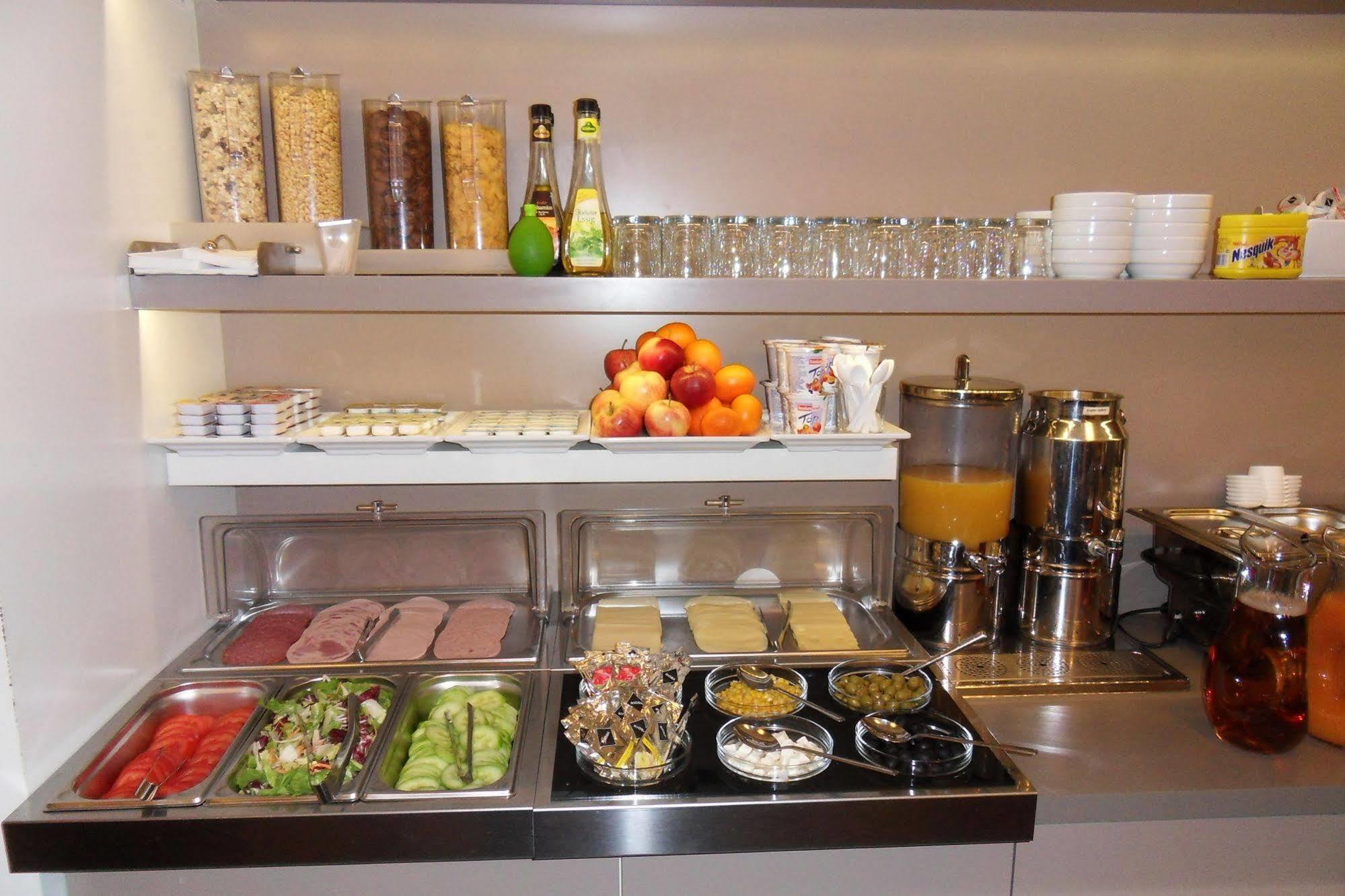 Carlton Hotel Frankfurt am Main ภายนอก รูปภาพ