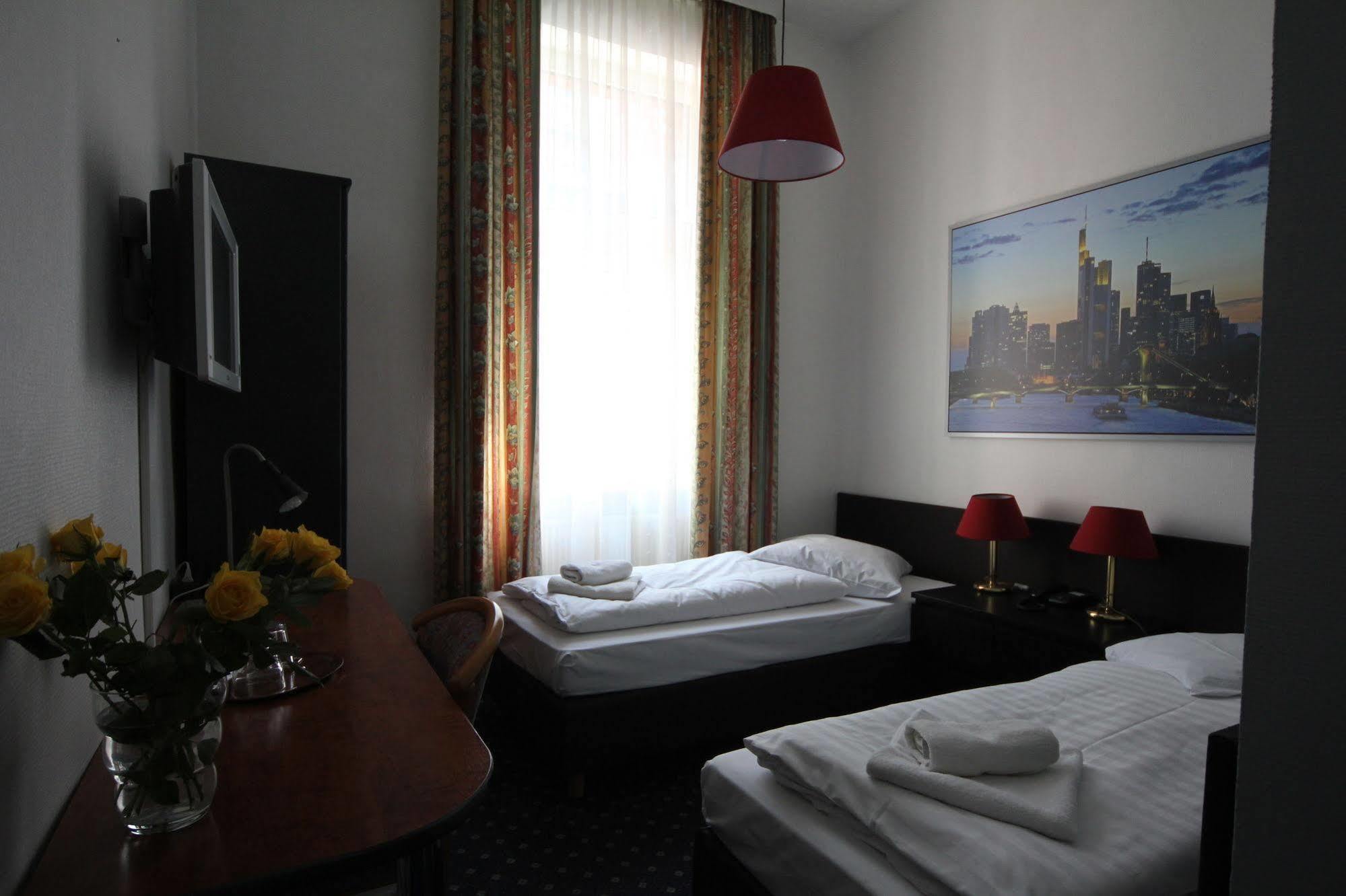 Carlton Hotel Frankfurt am Main ภายนอก รูปภาพ